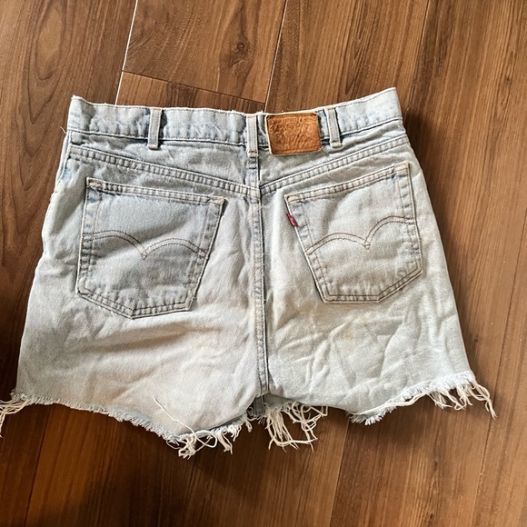 Levi’s high rise shorts - Picture 2 of 2